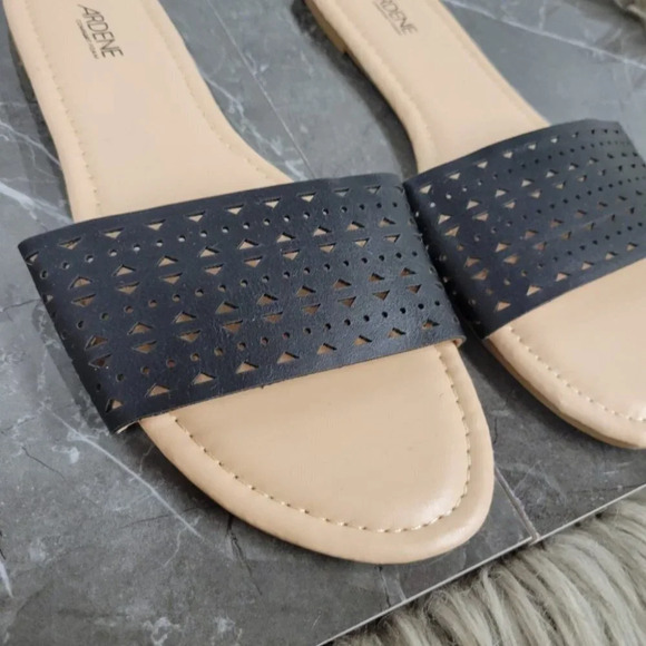 Ardene  Sandals - Picture 2 of 4